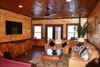 Roscoe`s Retreat - 1