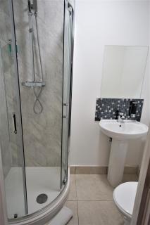 TBH Hotel - Barking - 2