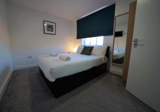 TBH Hotel - Barking - 0