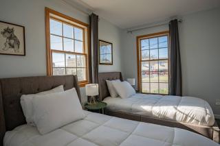 New Luxury Family Getaway with Designer Touches - 7