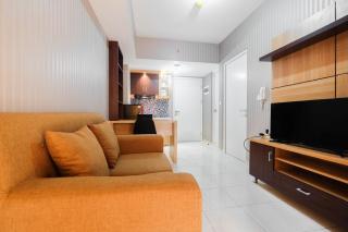 Relaxing 2BR Apartment at The Springlake Summarecon By Travelio - Bekasi - 8