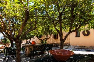 Traditional Stone Home with view - Throfárion - 3