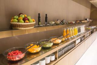 Dazzler by Wyndham Lima San Isidro - 9