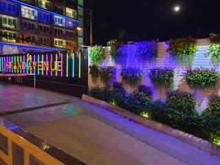 Grand Avenue 1 Bedroom Condo - 4