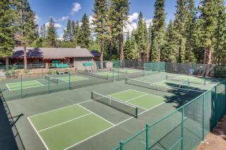 Sophisticated Northstar Mountain Retreat - Truckee - 3