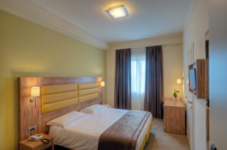 Giga Hotel - Villa Santa Lucia - 4