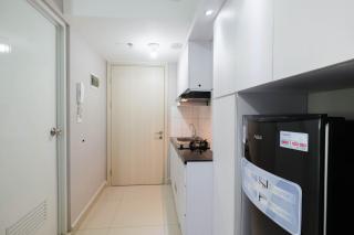 Modern White Studio at Springlake Summarecon Bekasi Apartment By Travelio - Bekasi - 1