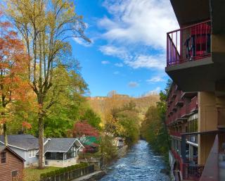 Baymont by Wyndham Gatlinburg On The River - Gatlinburg - 6