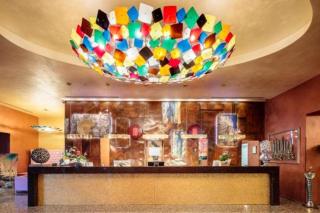 Base Hotel - 9