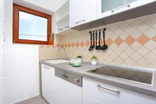 Family friendly apartments with a swimming pool Okrug Gornji, Ciovo - 16608 - 2