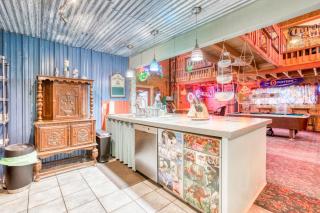 Getaway Bar on Easy Street - 2