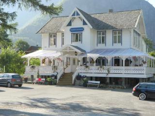 Eidfjord Gjestgiveri - Eidfjord - 0