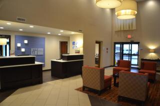 Holiday Inn Express Hotel & Suites Indianapolis W - Airport Area by IHG - Indianapolis - 2