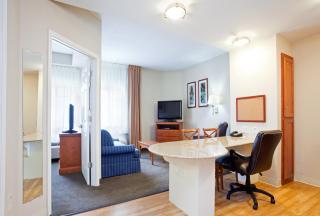 Candlewood Suites Jacksonville by IHG - Jacksonville - 4