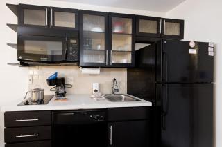 Candlewood Suites Greeley by IHG - Greeley - 1