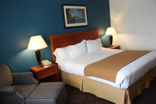 Holiday Inn Express Mackinaw City by IHG - 5