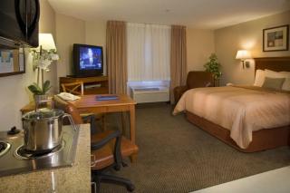 Candlewood Suites League City by IHG - 9