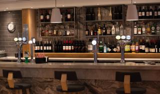 Holiday Inn Express London Stansted Airport by IHG - Stansted Mountfitchet - 3