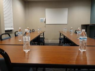 Holiday Inn Express Hotel Pittsburgh-North/Harmarville by IHG - Harmarville - 4