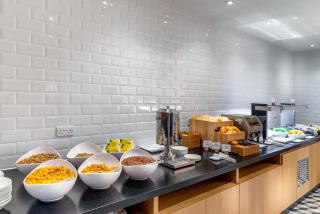 Holiday Inn Express - London Heathrow T4 by IHG - 3