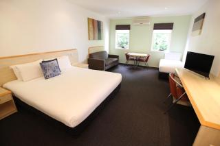 Red Bridge Motor Inn - Woombye - 1