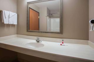 Super 8 by Wyndham Union - Union - 1