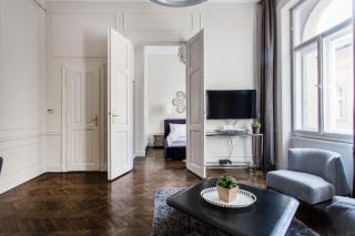 Opera Apartment with FREE parking, 2BR2BA, AC - Budapest - 1