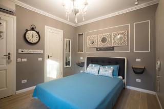 62 Steps to Petit Bonheur - 6