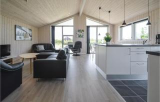 Three-Bedroom Holiday Home In Tarm - 8