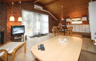 Three-Bedroom Holiday Home In Rodby - 3