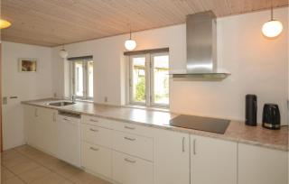 Two-Bedroom Holiday Home In Stege - Stege - 3