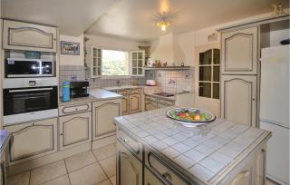 Lovely Home In St Anastasie S Issoles - Forcalqueiret - 6