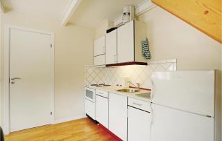 Two-Bedroom Apartment In Gudhjem - 8