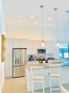NEW! Perfect Naples - HEATED SALTWATER POOL - Naples - 7
