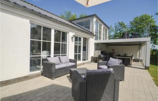 Four-Bedroom Holiday Home In Vaggerlose - 4