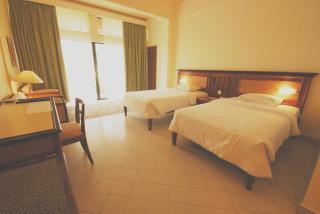Primula Beach Hotel - 1