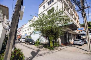 SLT Apartment Bangkok - 8