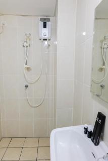Luxury and Cozy Studio Apartment M-Town Residence By Travelio - Tangerang - 3