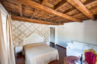 Royal House - Rome - 6