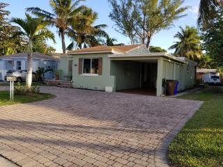 The Best location in Deerfield Beach. - Deerfield Beach - 0