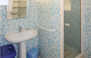 2 Bedroom Gorgeous Home In Serignan - 4