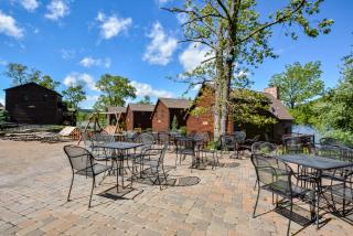 Luxury Lakefront Chalet Resort 2 Pools FREE Amenities Dock Kayaks Waterslide - 9