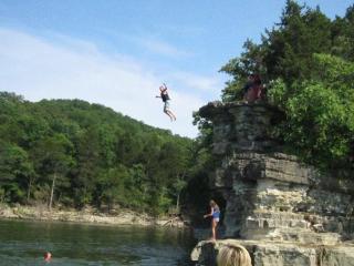 Chalets Resort LAKEFRONT Cottage Free Amenities Amazing views Kayaks 2 Pools - 3