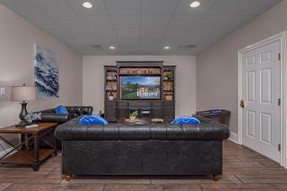 17500sqft PRIVATE ESTATE IndoorPool HotTub BIG LAKEVIEW Tennis Court Theater SDC - Branson - 2