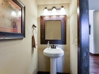 Chalets Resort Luxury Lakefront Chalet Family Friendly 2 Pools Free Amenities - Lampe - 4