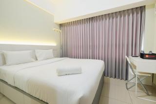 Elegant Studio Room at Springlake Summarecon Apartment By Travelio - Bekasi - 8