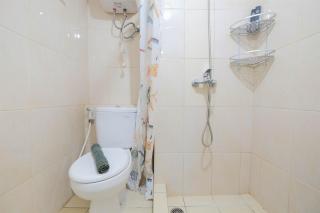 Elegant Studio Room at Springlake Summarecon Apartment By Travelio - 5