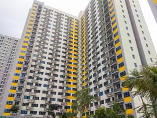 Elegant Studio Room at Springlake Summarecon Apartment By Travelio - Bekasi - 3
