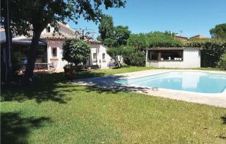Stunning Home In Caux - 2