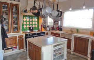 Stunning Home In Caux - 6